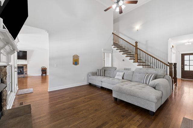 804 Twin View Dr, Murfreesboro, TN 37128