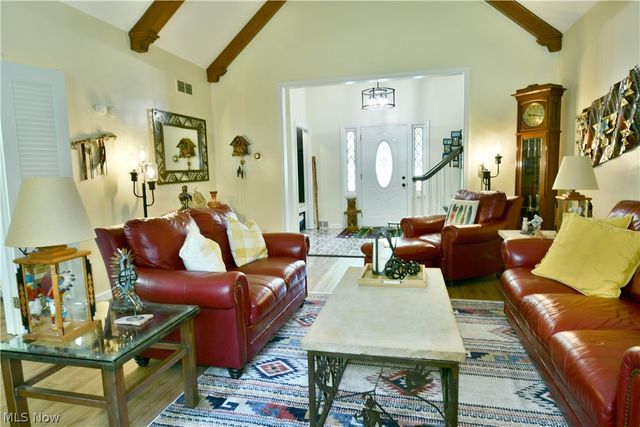 4810 Logan Way, Hubbard, OH 44425