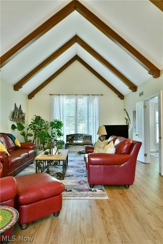 4810 Logan Way, Hubbard, OH 44425