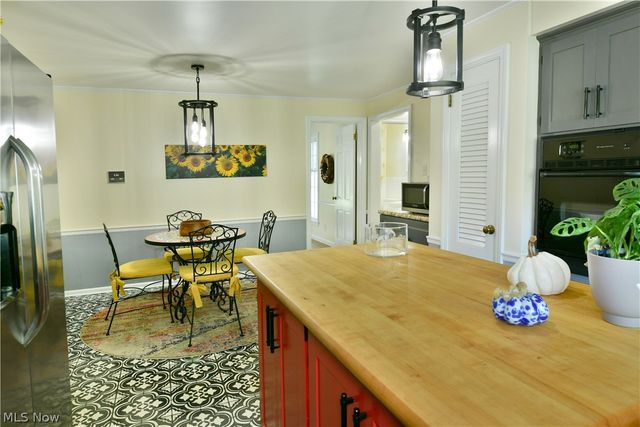 4810 Logan Way, Hubbard, OH 44425