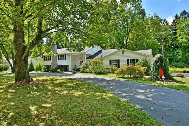 4810 Logan Way, Hubbard, OH 44425