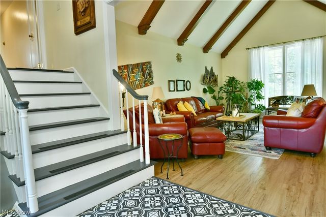 4810 Logan Way, Hubbard, OH 44425