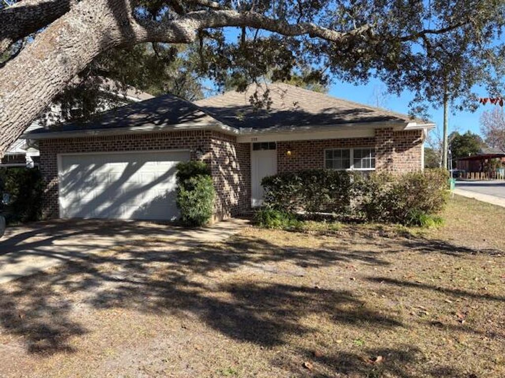 299 Niceville Avenue, Niceville, FL 32578