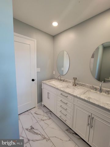 320 E LANDIS ST, Coopersburg, PA 18036