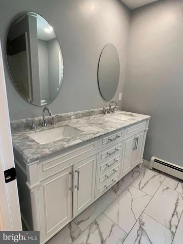 320 E LANDIS ST, Coopersburg, PA 18036