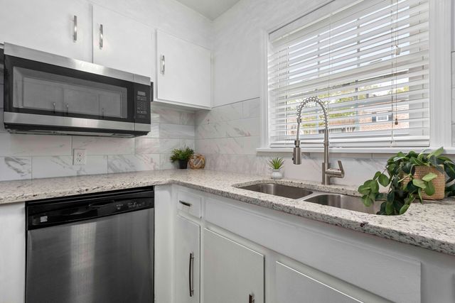874 Colony Drive B19, Charleston, SC 29407