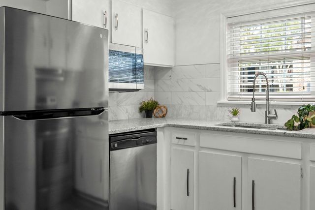 874 Colony Drive B19, Charleston, SC 29407