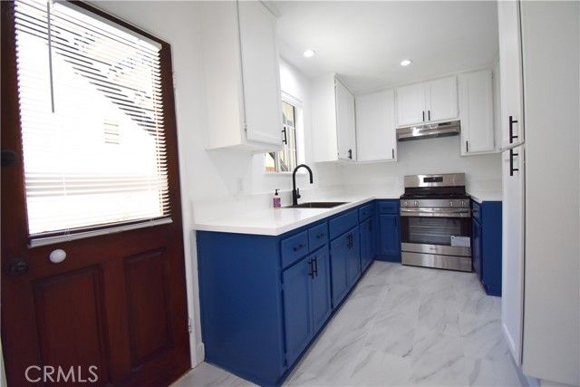 1570 N Verdugo Road B, Glendale, CA 91208