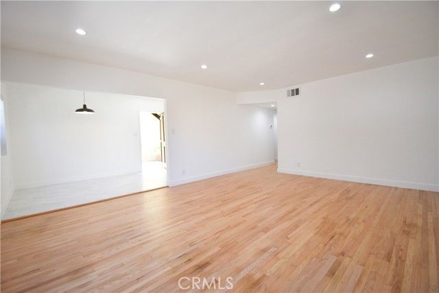 1570 N Verdugo Road B, Glendale, CA 91208