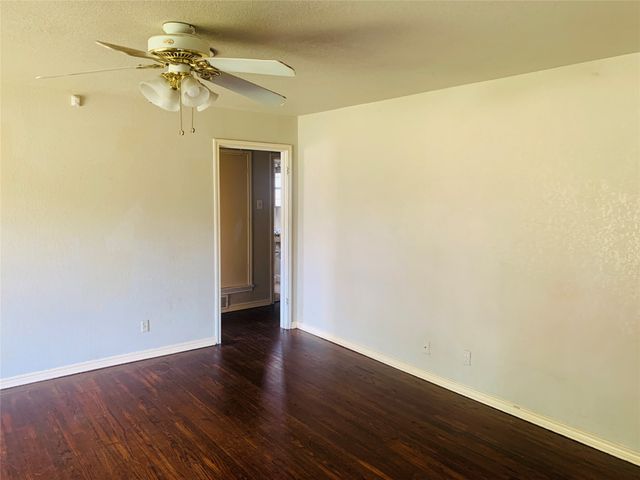 7308 Ravehill Lane, Dallas, TX 75227