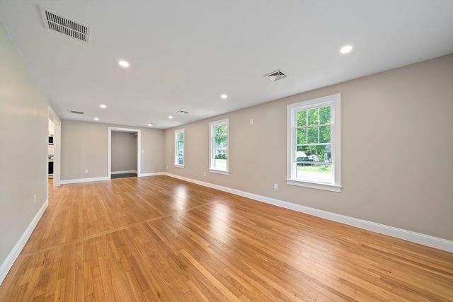115 Great Republic Ave, Weymouth, MA 02190