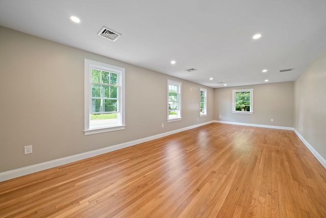 115 Great Republic Ave, Weymouth, MA 02190