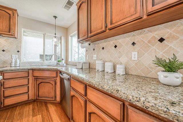 1227 Minarets Avenue, Clovis, CA 93611