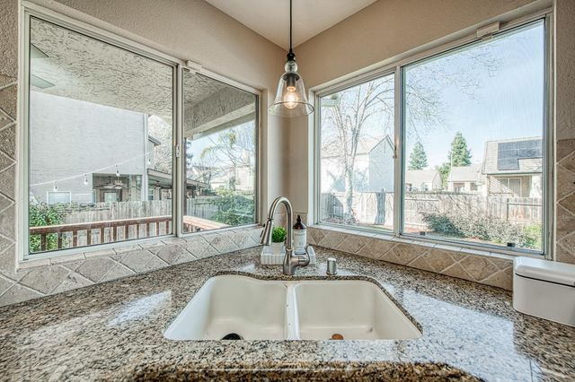 1227 Minarets Avenue, Clovis, CA 93611