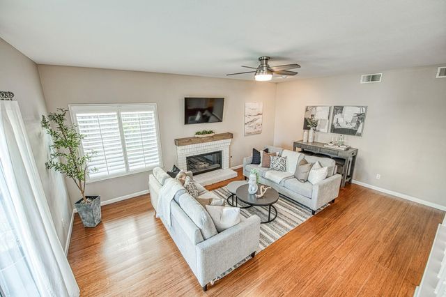 1227 Minarets Avenue, Clovis, CA 93611