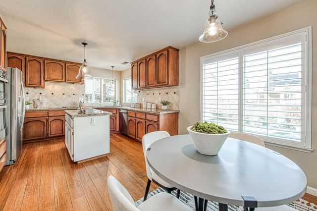 1227 Minarets Avenue, Clovis, CA 93611