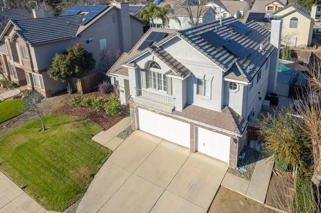 1227 Minarets Avenue, Clovis, CA 93611