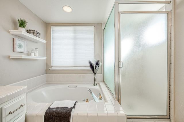 1227 Minarets Avenue, Clovis, CA 93611