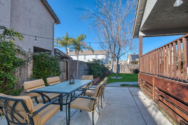 1227 Minarets Avenue, Clovis, CA 93611