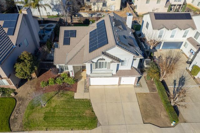 1227 Minarets Avenue, Clovis, CA 93611