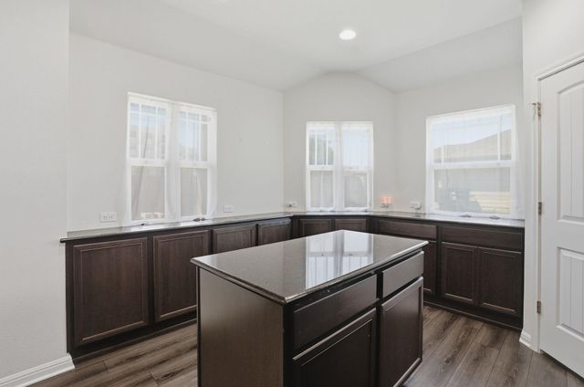 100 Arabian Colt DR, Georgetown, TX 78626