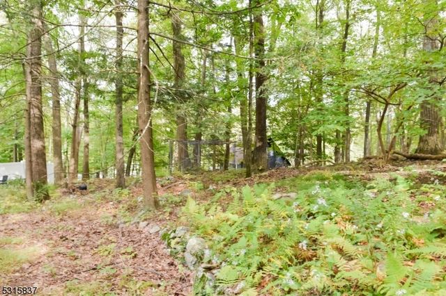 56 Appleseed Rd, Vernon Twp., NJ 07461