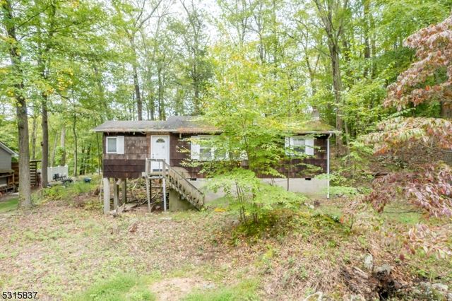 56 Appleseed Rd, Vernon Twp., NJ 07461