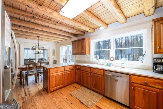 91 Whispering Lake Way, Blue Ridge, GA 30513