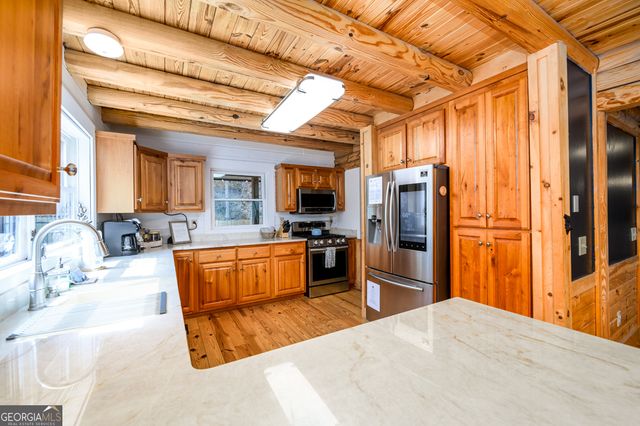 91 Whispering Lake Way, Blue Ridge, GA 30513