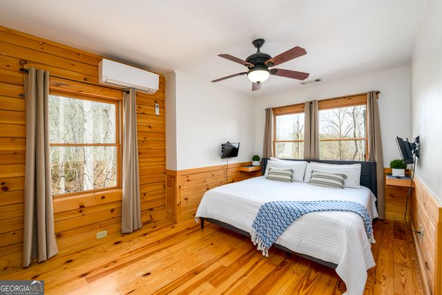 91 Whispering Lake Way, Blue Ridge, GA 30513