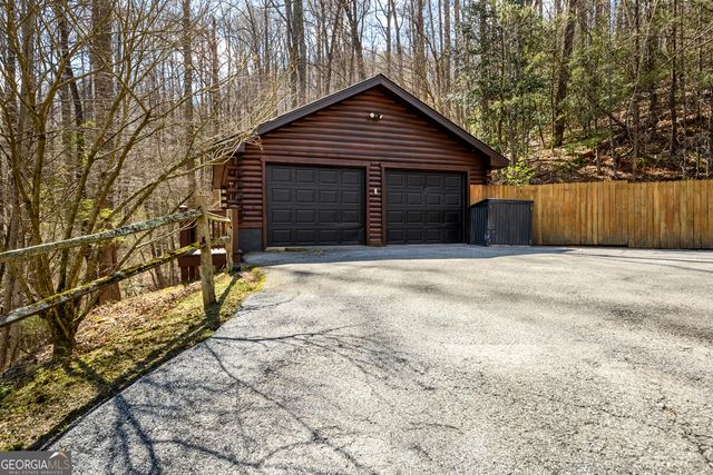 91 Whispering Lake Way, Blue Ridge, GA 30513