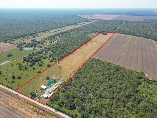 16631 Baker Cr 522 Road, Guy, TX 77444