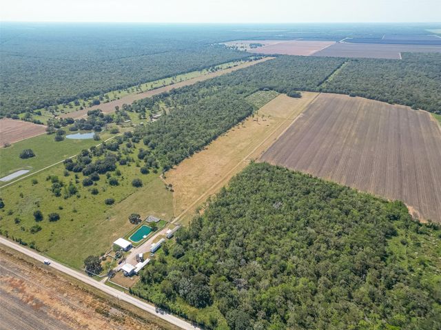 16631 Baker Cr 522 Road, Guy, TX 77444