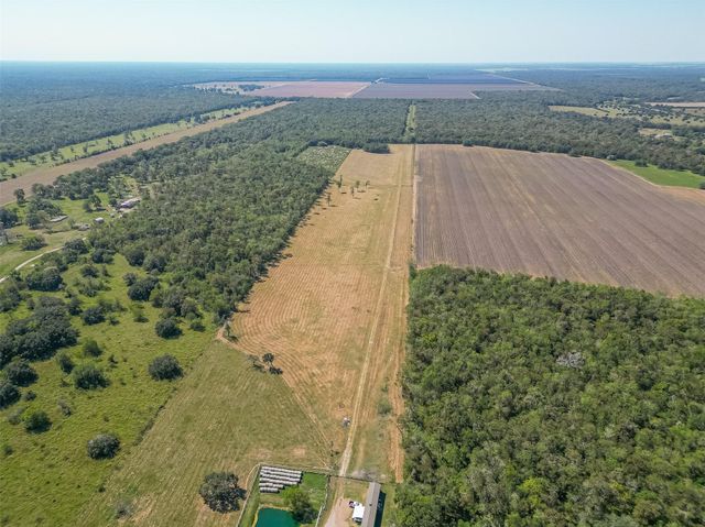 16631 Baker Cr 522 Road, Guy, TX 77444