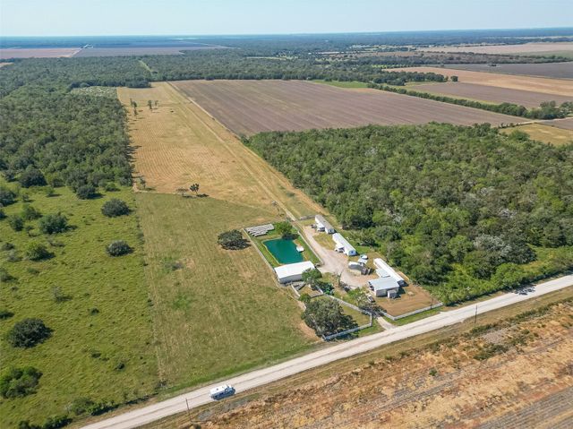 16631 Baker Cr 522 Road, Guy, TX 77444