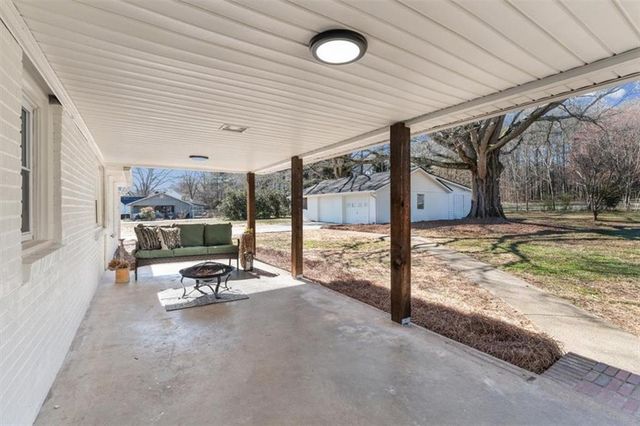 2400 Old Lost Mountain Road, Powder Springs, GA 30127