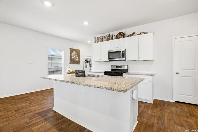 10522 NEVERSINK BLVD, San Antonio, TX 78252