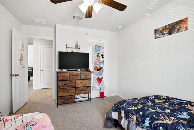 10522 NEVERSINK BLVD, San Antonio, TX 78252