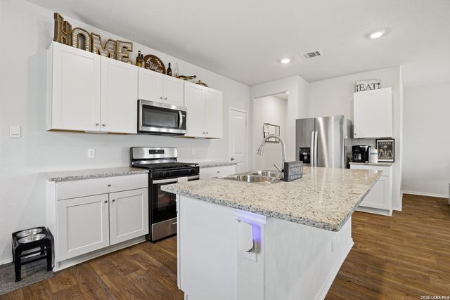 10522 NEVERSINK BLVD, San Antonio, TX 78252