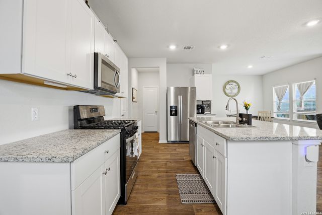 10522 NEVERSINK BLVD, San Antonio, TX 78252