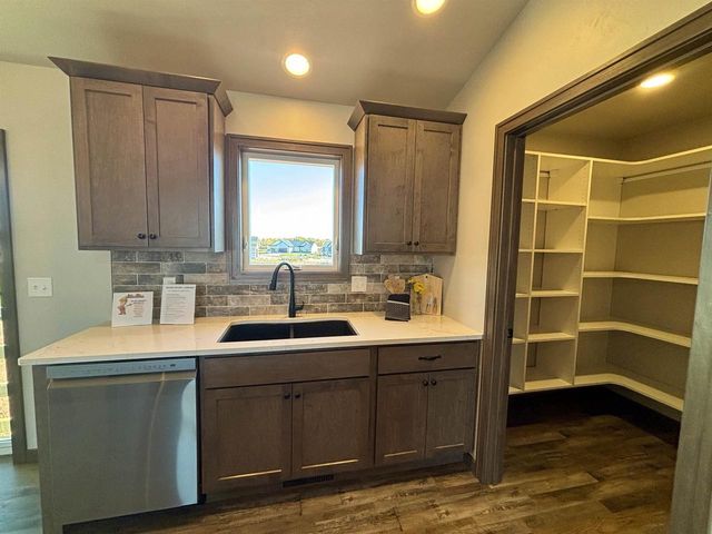 1470 BIRCH HILL LANE, Shawano, WI 54166