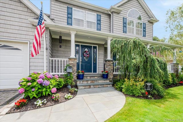 18 South Plaza, Amity Harbor, NY 11701