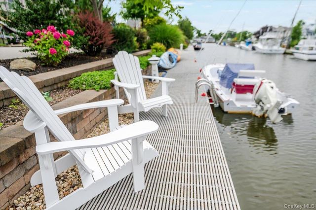 18 South Plaza, Amity Harbor, NY 11701