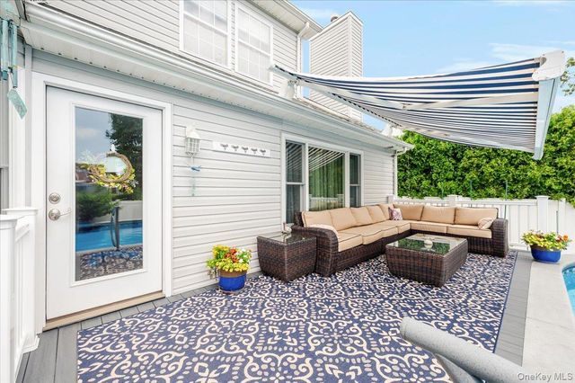 18 South Plaza, Amity Harbor, NY 11701