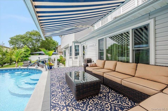 18 South Plaza, Amity Harbor, NY 11701