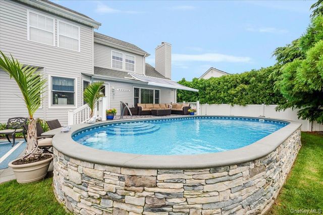 18 South Plaza, Amity Harbor, NY 11701