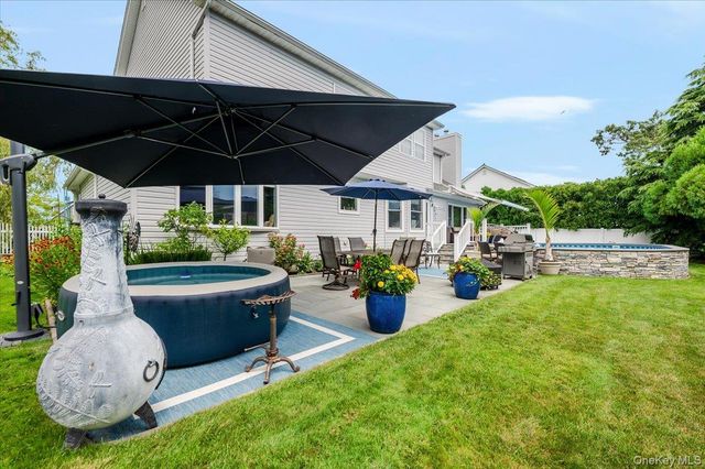 18 South Plaza, Amity Harbor, NY 11701