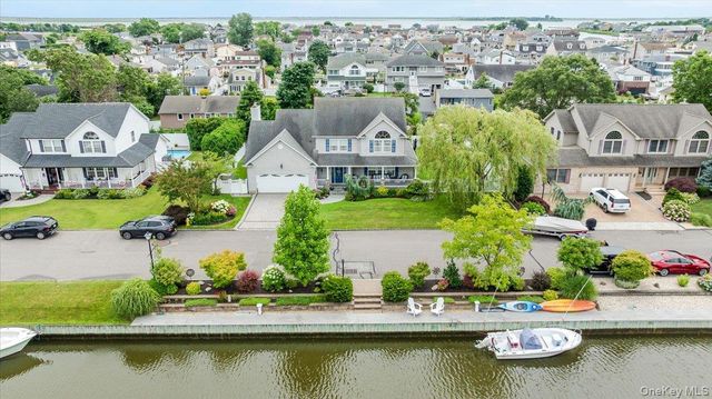 18 South Plaza, Amity Harbor, NY 11701