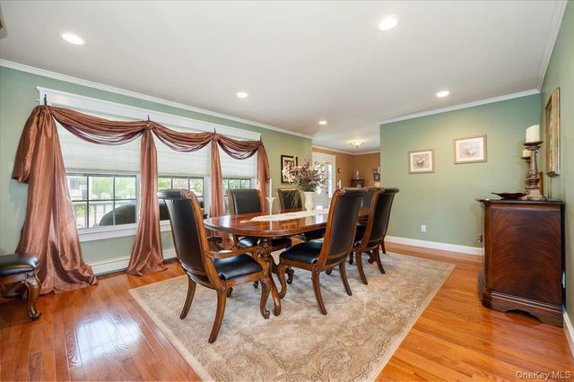 18 South Plaza, Amity Harbor, NY 11701