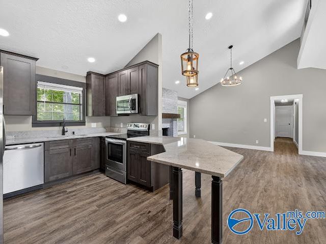 208 Seville Lane, Rainbow City, AL 35906